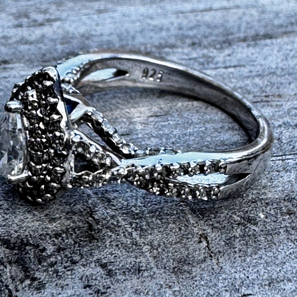 CZ Vera wang replica, .925 silver, size 5.5 - Picture 7 of 7